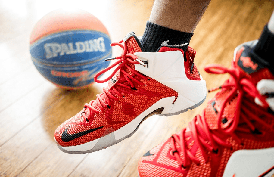 Best Basketball Shoes For Flat Feeet 